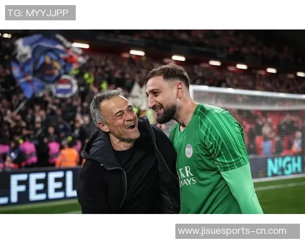 中超激战巴黎圣日耳曼逆转曼联引发争议判罚全场沸腾